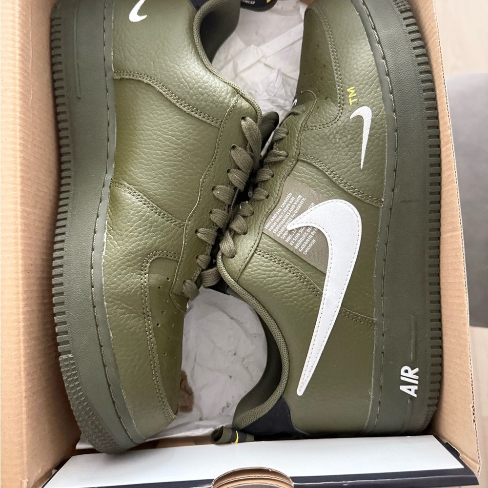 Nike Forest Green Air Force Sneakers